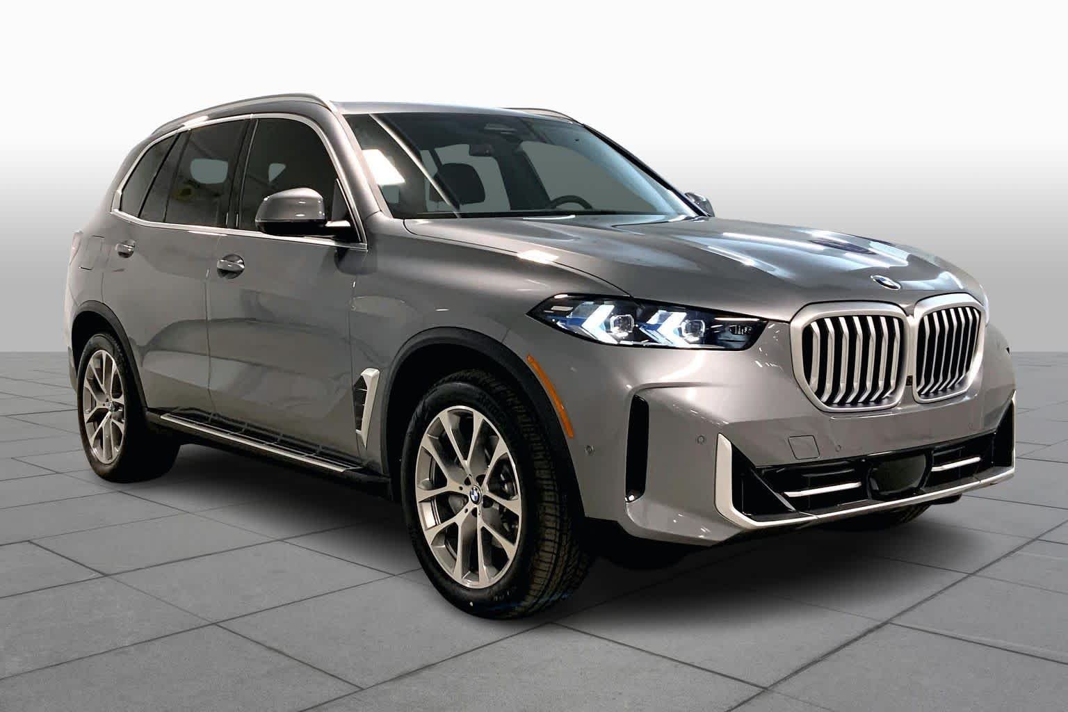 New 2026 Skyscraper Grey Metallic BMW xDrive40i image 2