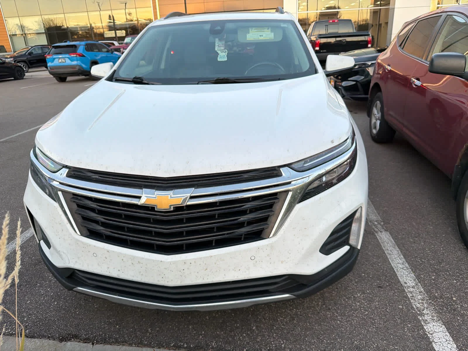 Used 2022 Chevrolet Equinox LT with VIN 3GNAXKEV0NL199004 for sale in Brooklyn Park, MN