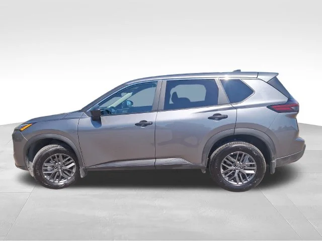 Used 2026 Gray Nissan S image 5