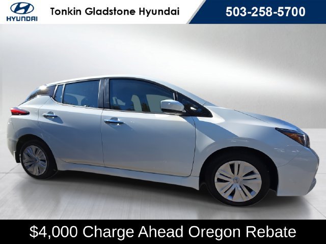 Used 2025 Glacier White Nissan S image 2