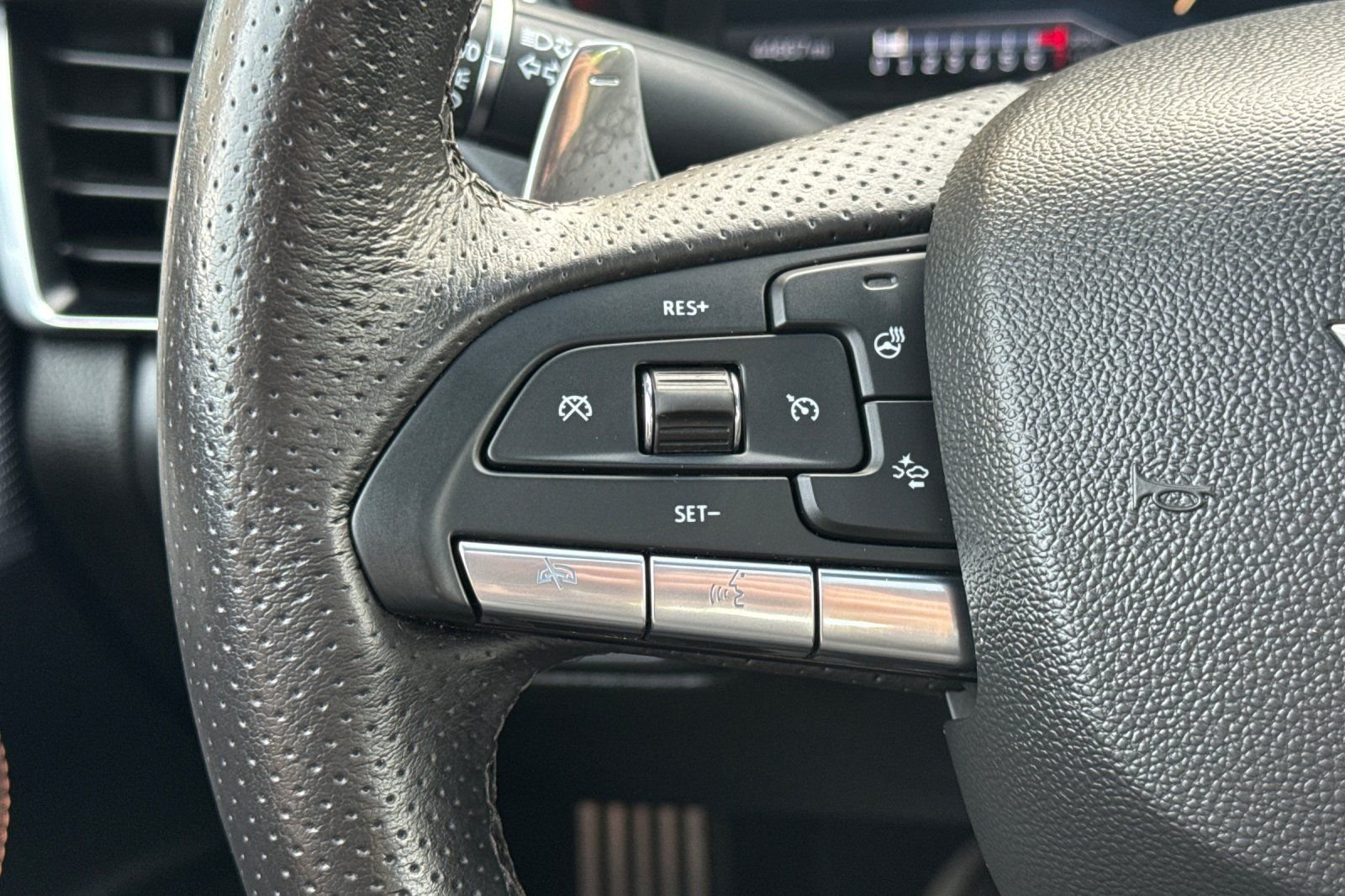 Used 2023 White Cadillac Sport image 26