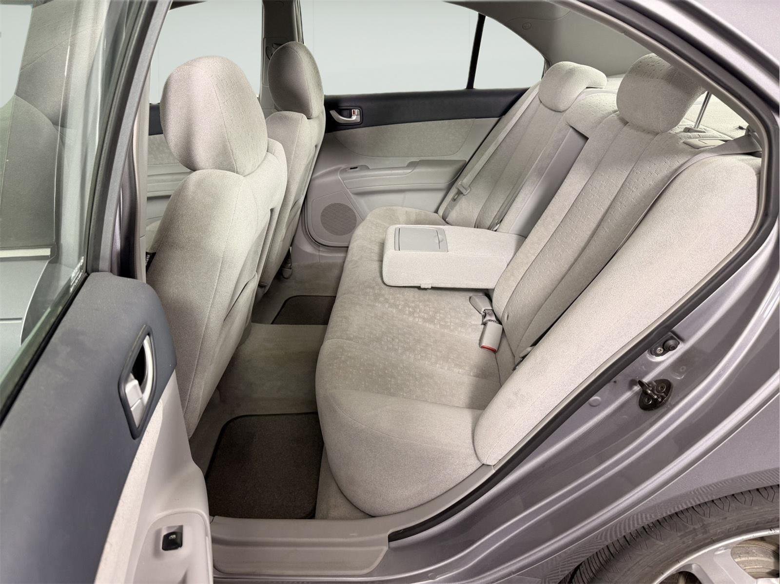 Used 2007 Golden Beige Hyundai SE image 14