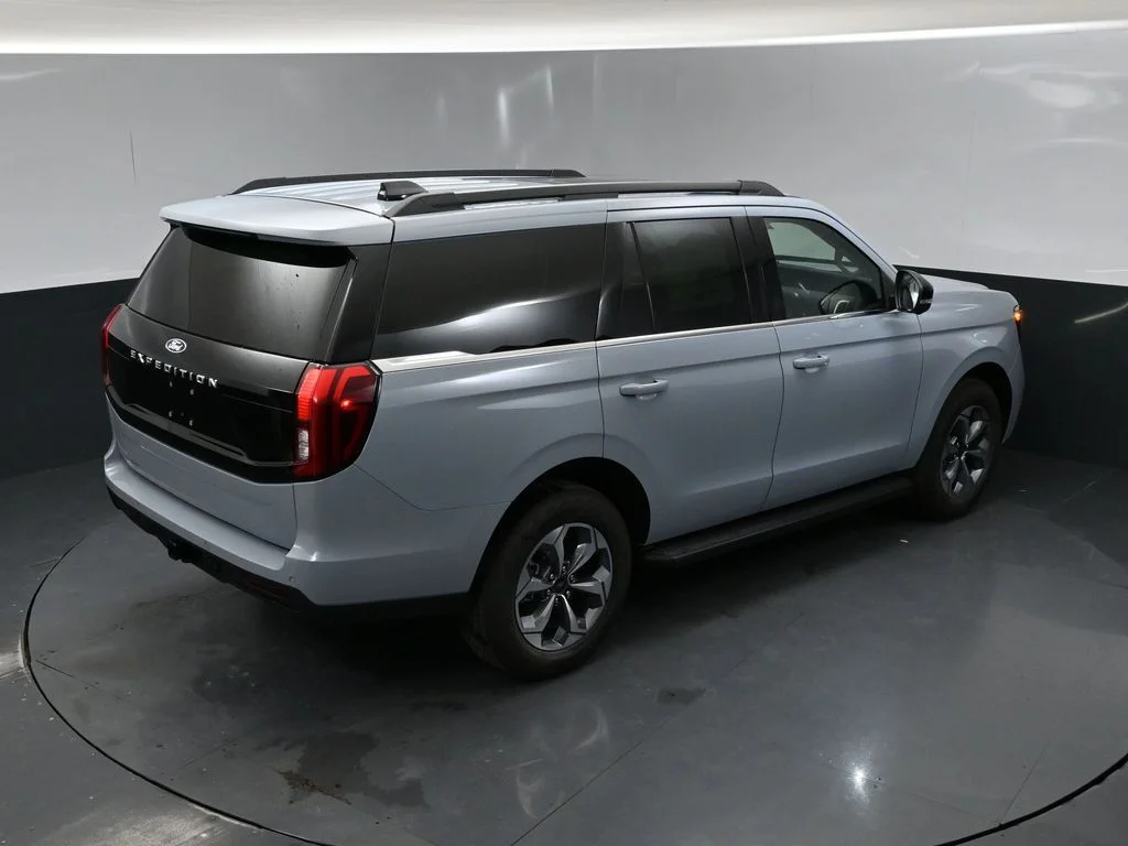 New 2027 Gray Ford Active image 36