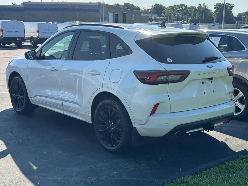 Used 2024 Star White Ford ST-Line Elite image 3