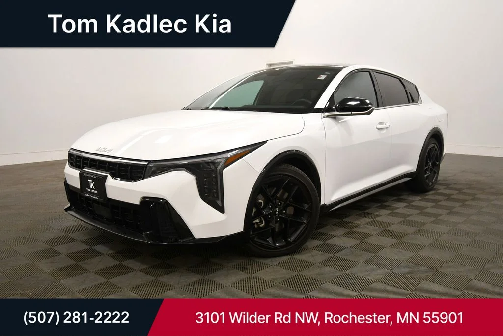 2025 Kia K4 GT-Line Turbo AT's photo