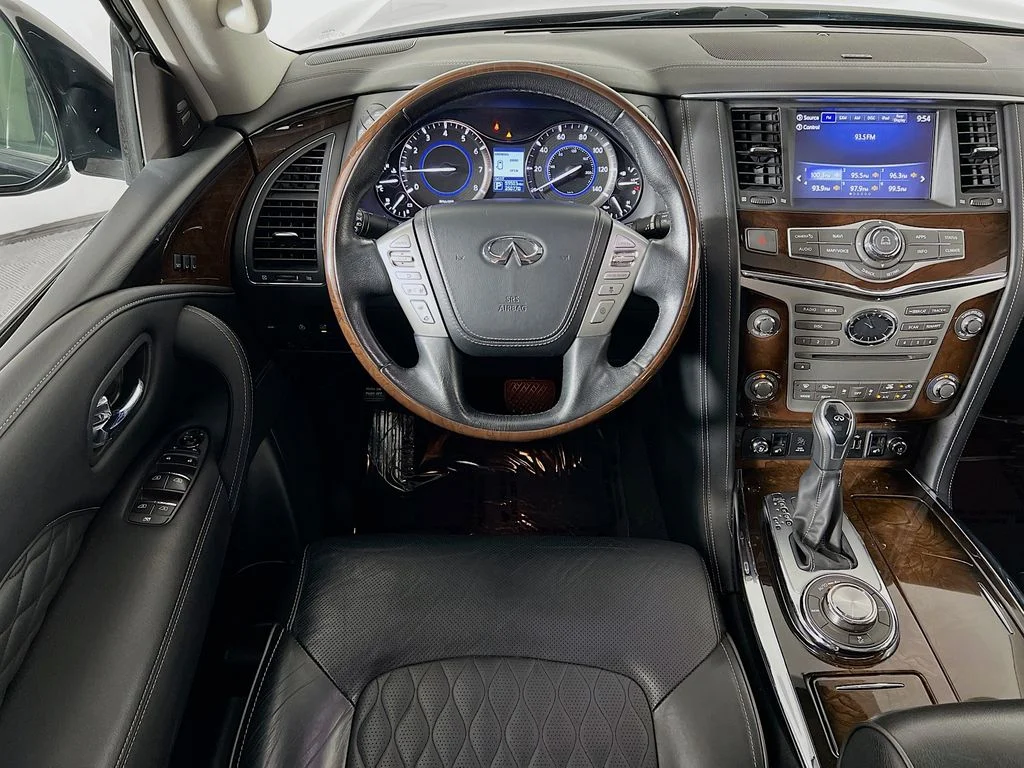 Used 2019 Black INFINITI LUXE image 24