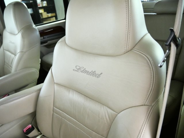 Used 2000 Green Ford Limited image 19