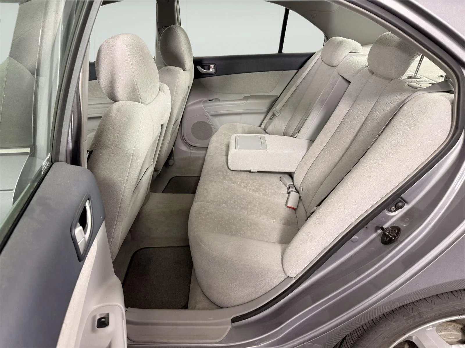 Used 2007 Golden Beige Hyundai SE image 14