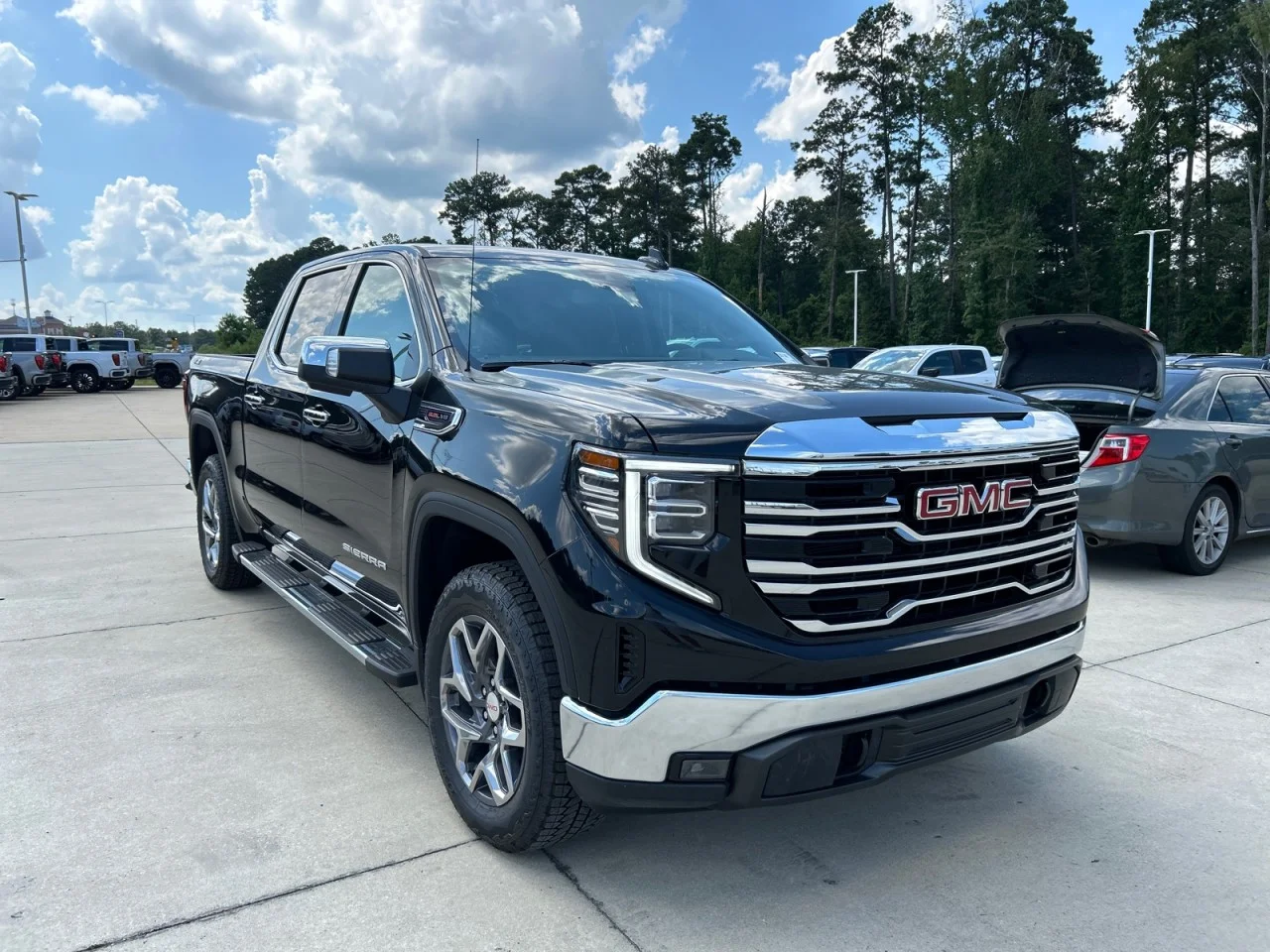 New 2026 Onyx Black GMC SLT image 2