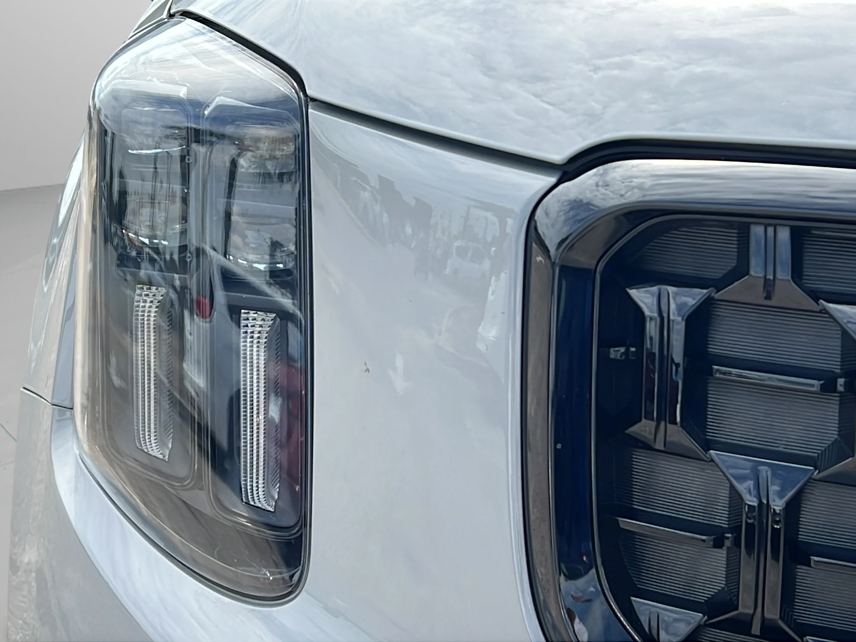 Used 2025 Wolf Gray Kia EX X-Line image 28