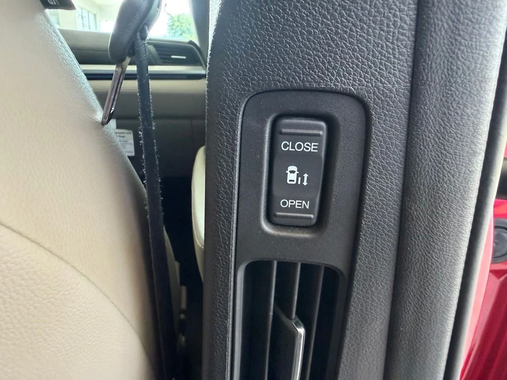 Used 2023 Red Honda Touring image 32