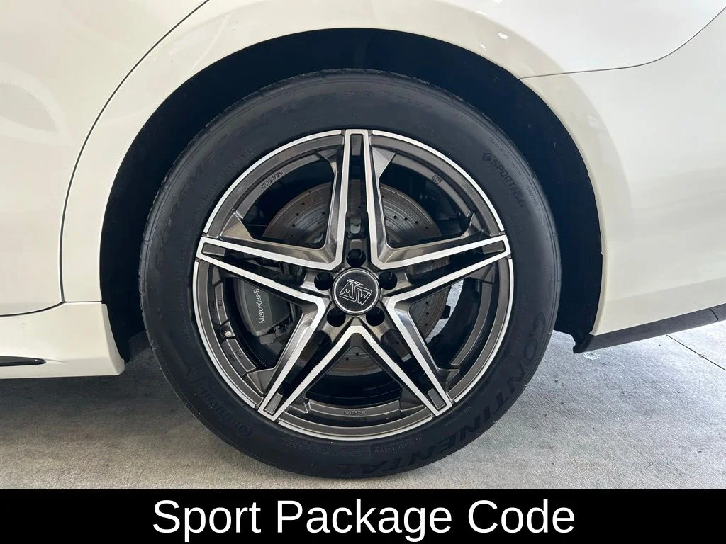 Used 2022 White Mercedes-Benz S 500 image 17