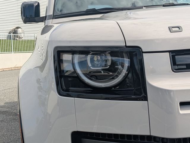 Used 2026 Gray Land Rover X-Dynamic SE image 9