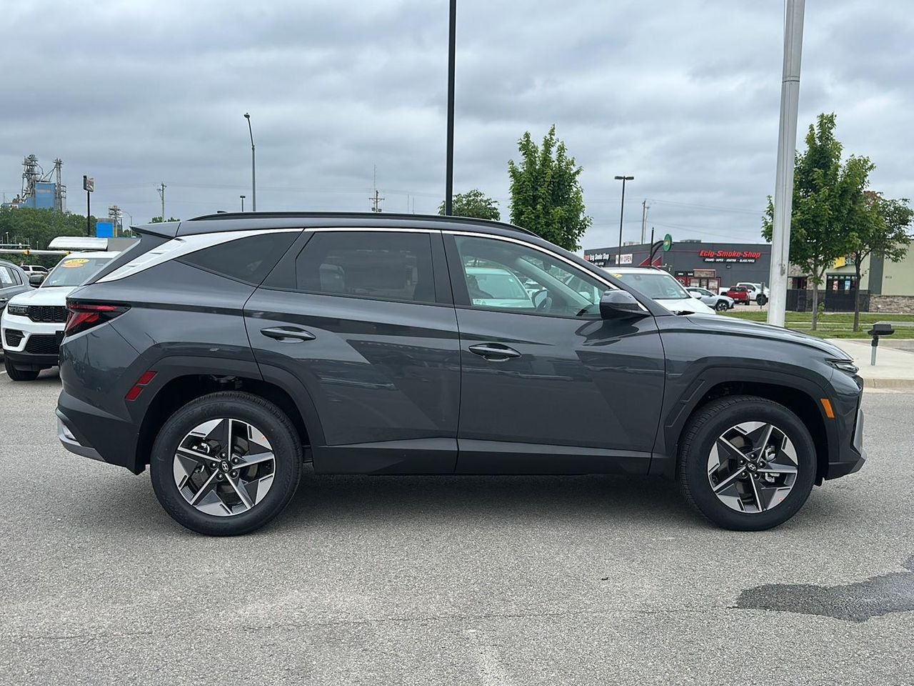 New 2026 Ecotronic Gray Hyundai SEL AWD image 4
