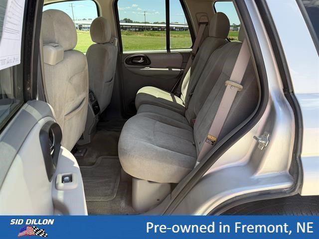 Used 2005 Silverstone Metallic Chevrolet LS image 6