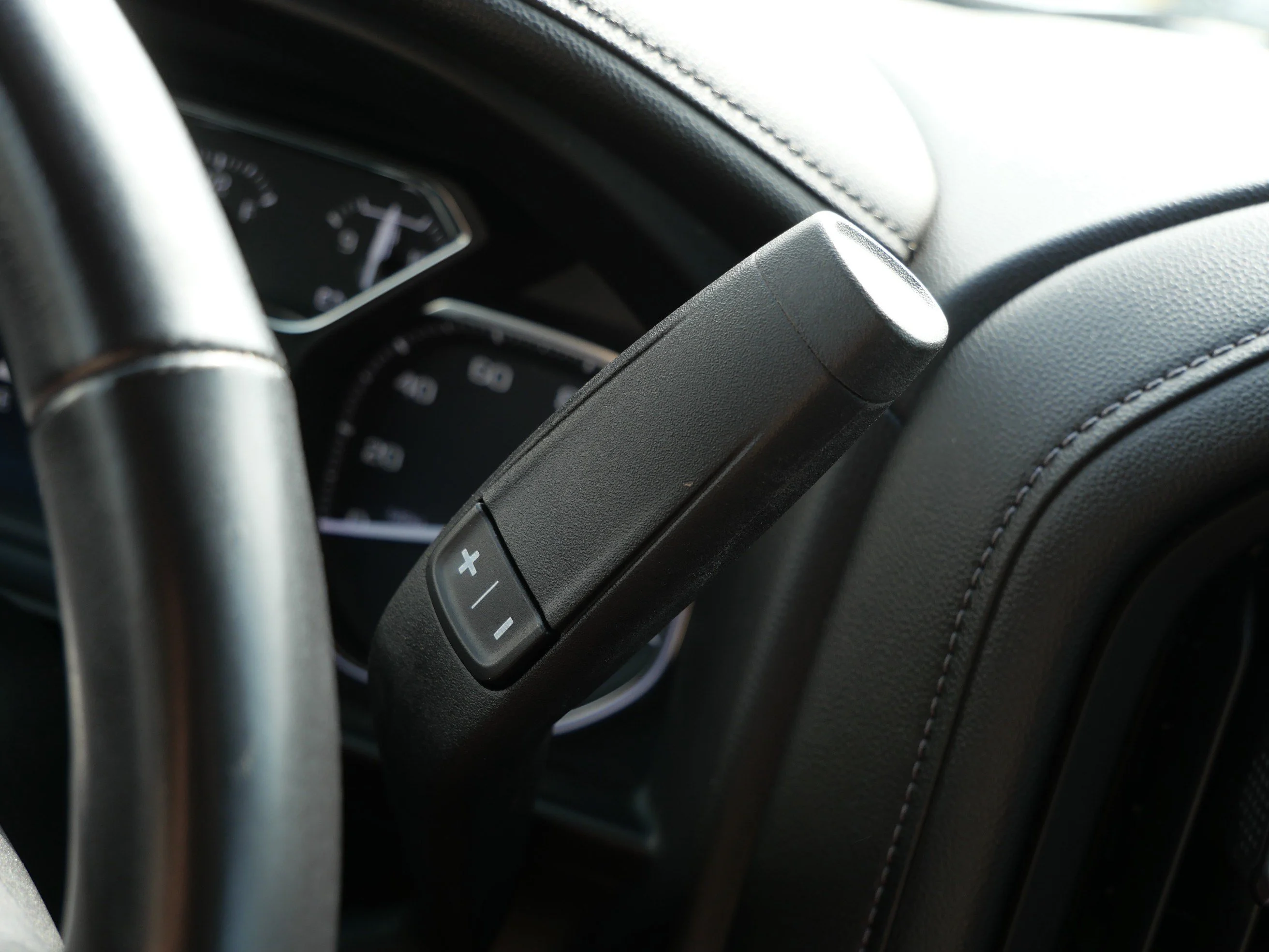 Certified Used 2020 Carbon Black Metallic GMC SLT image 24