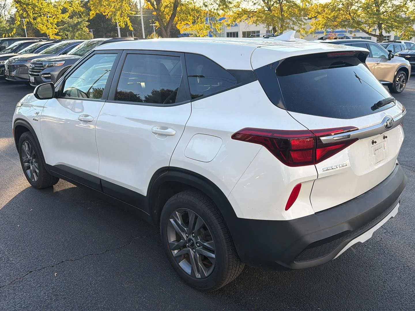 Used 2021 Snow White Pearl Kia LX image 7