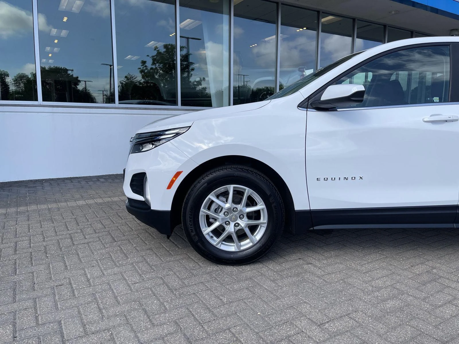 Used 2024 Summit White Chevrolet LT image 9