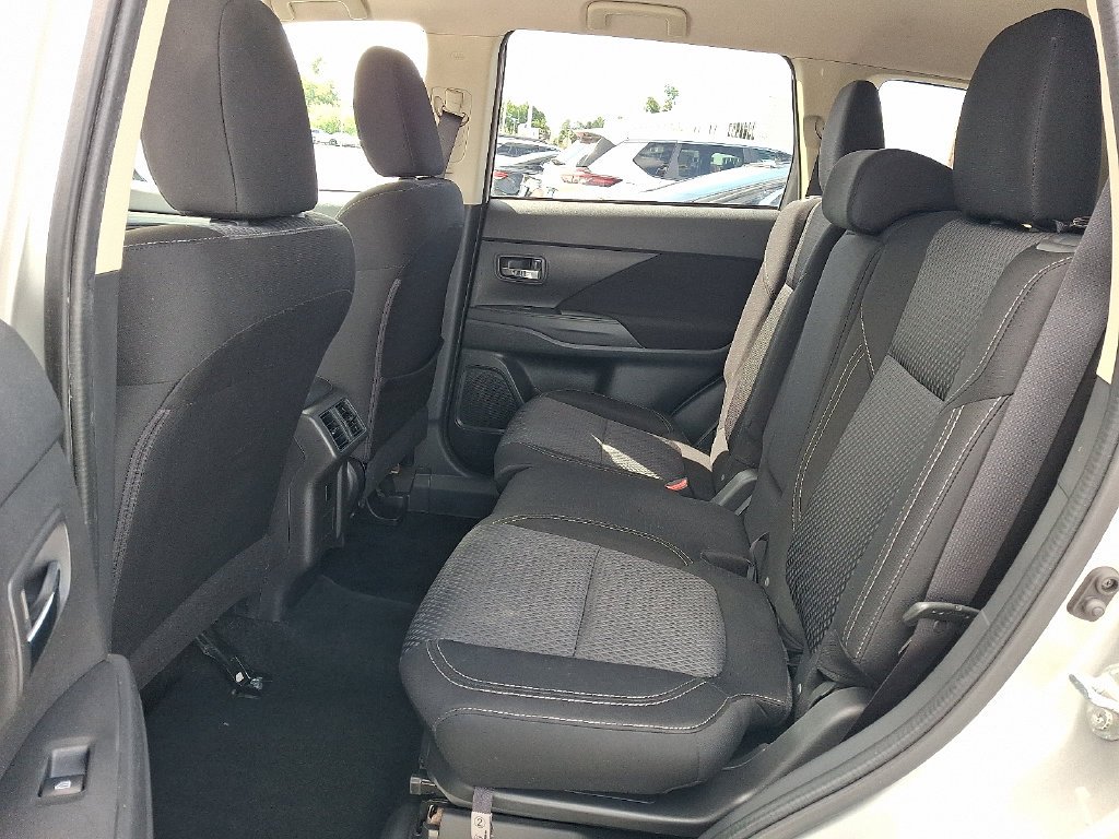Used 2020 Silver Mitsubishi ES image 11