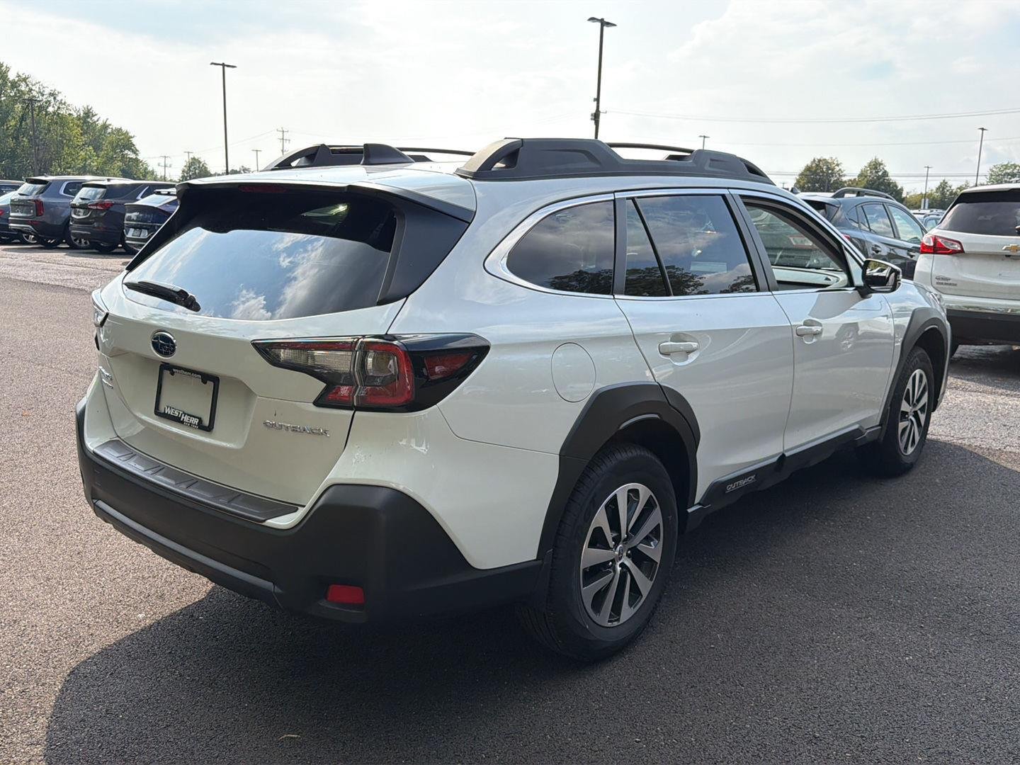 New 2025 Crystal White Pearl Subaru Premium image 8