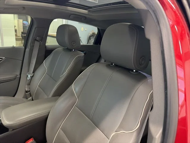 Used 2015 Red Chevrolet LTZ image 13