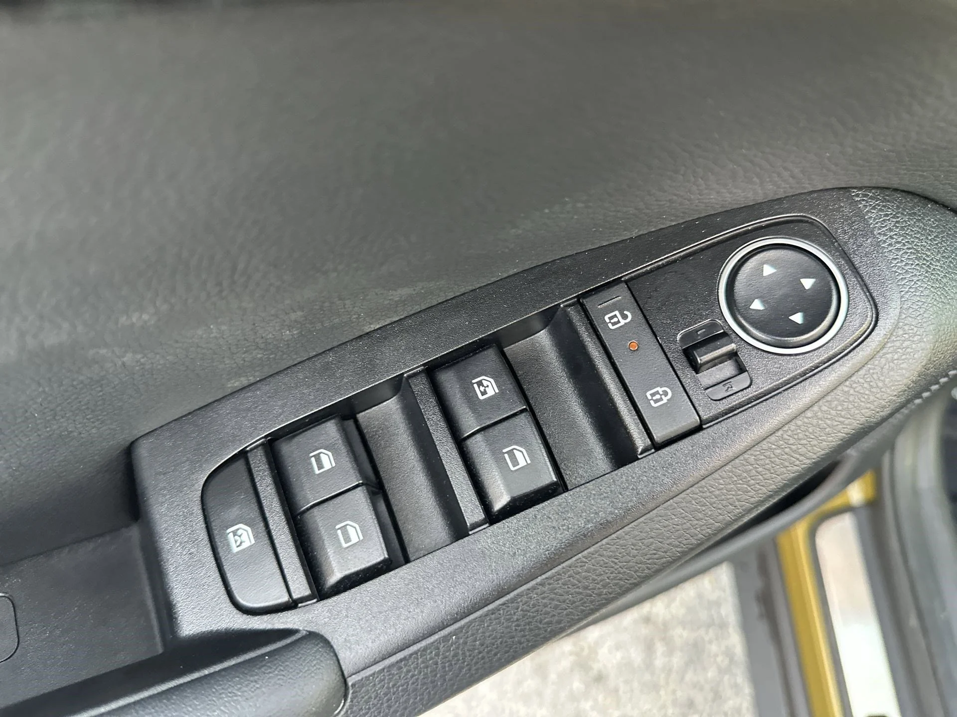 Certified Used 2024 Valais Green/Black Roof Kia SX image 15