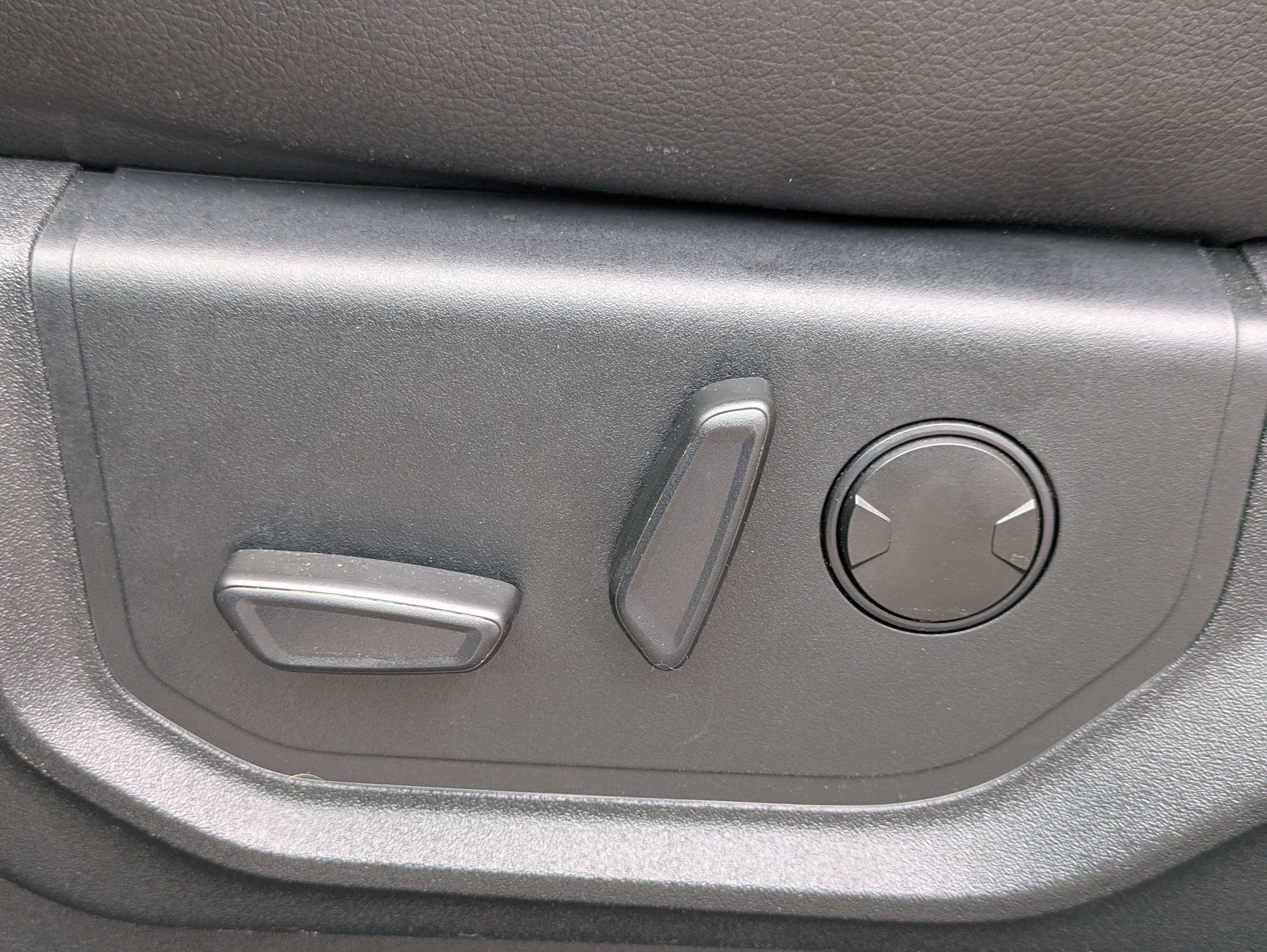 Used 2020 Velocity Blue Metallic Ford LARIAT image 26