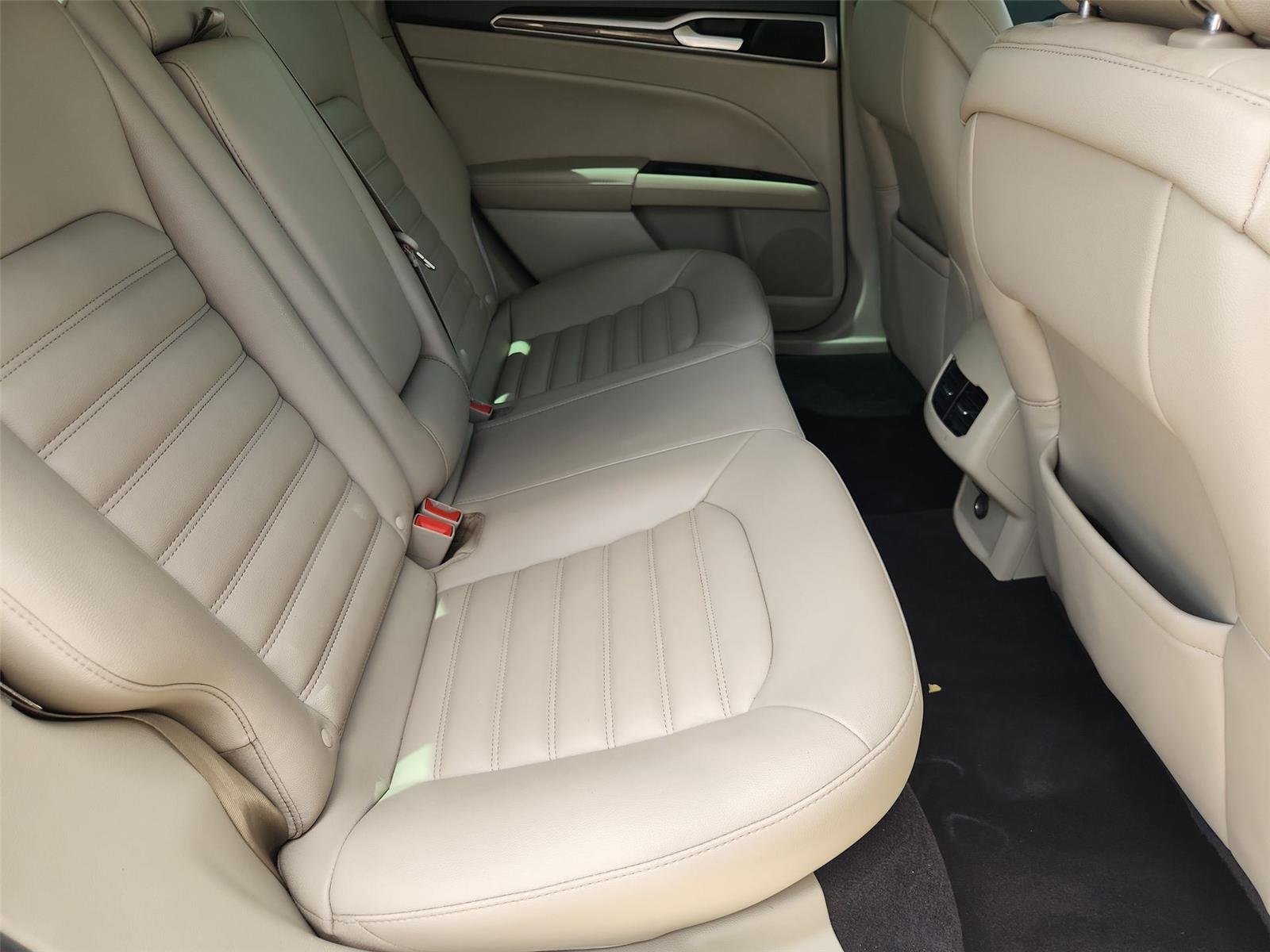 Used 2019 Black Ford SEL image 25