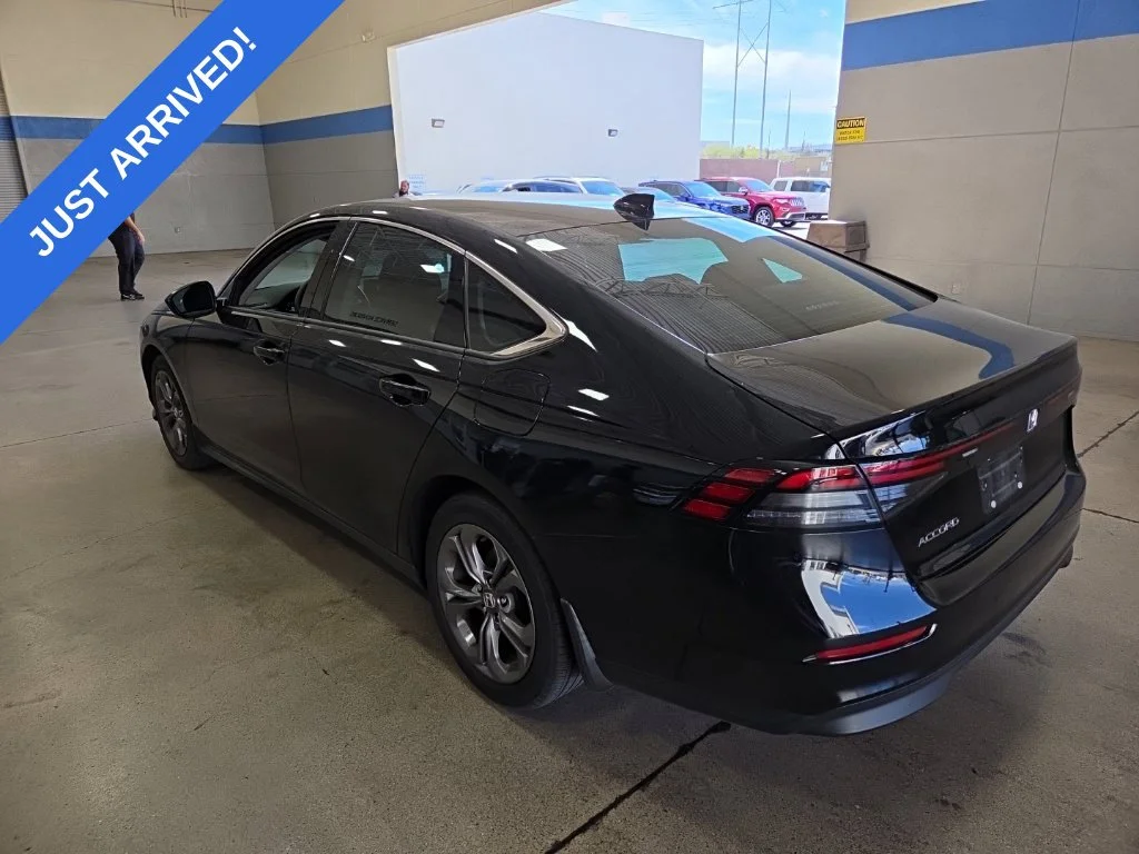 Certified Used 2024 Crystal Black Pearl Honda EX image 4