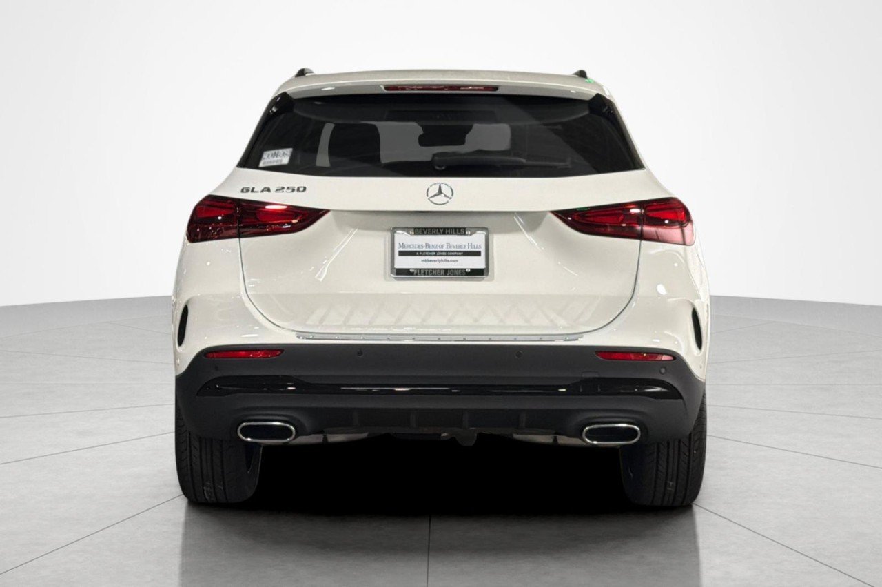 New 2026 Polar White Mercedes-Benz GLA 250 SUV image 4