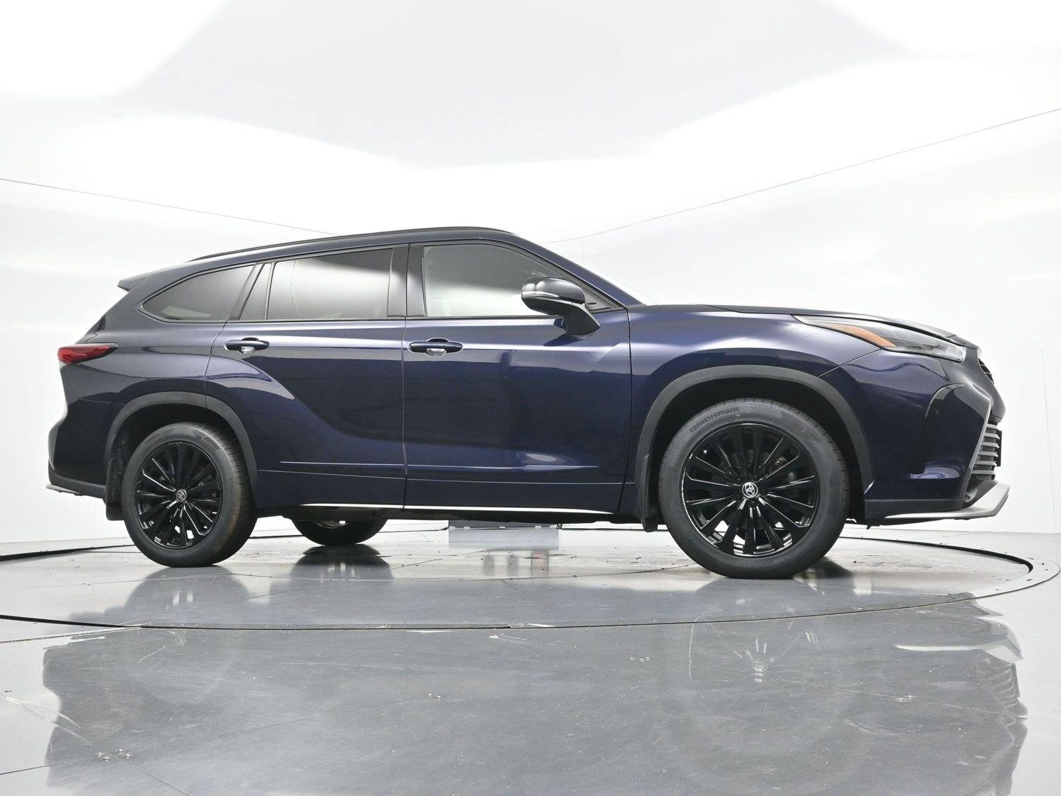 Used 2023 Blue Toyota L image 47