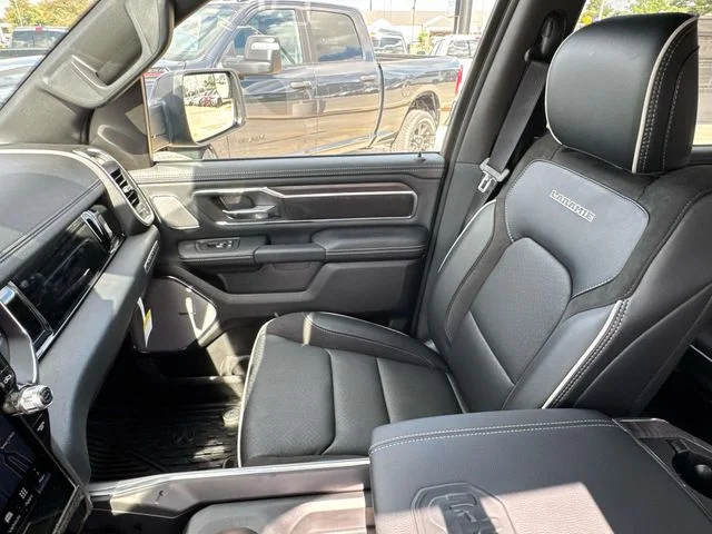 New 2026 Diamond Black Crystal Pearl-Coat Exterior Paint RAM Laramie image 18