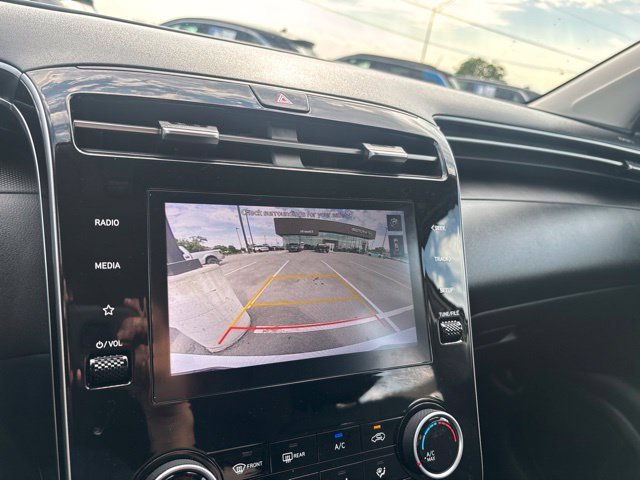 Used 2024 White Hyundai SE image 19