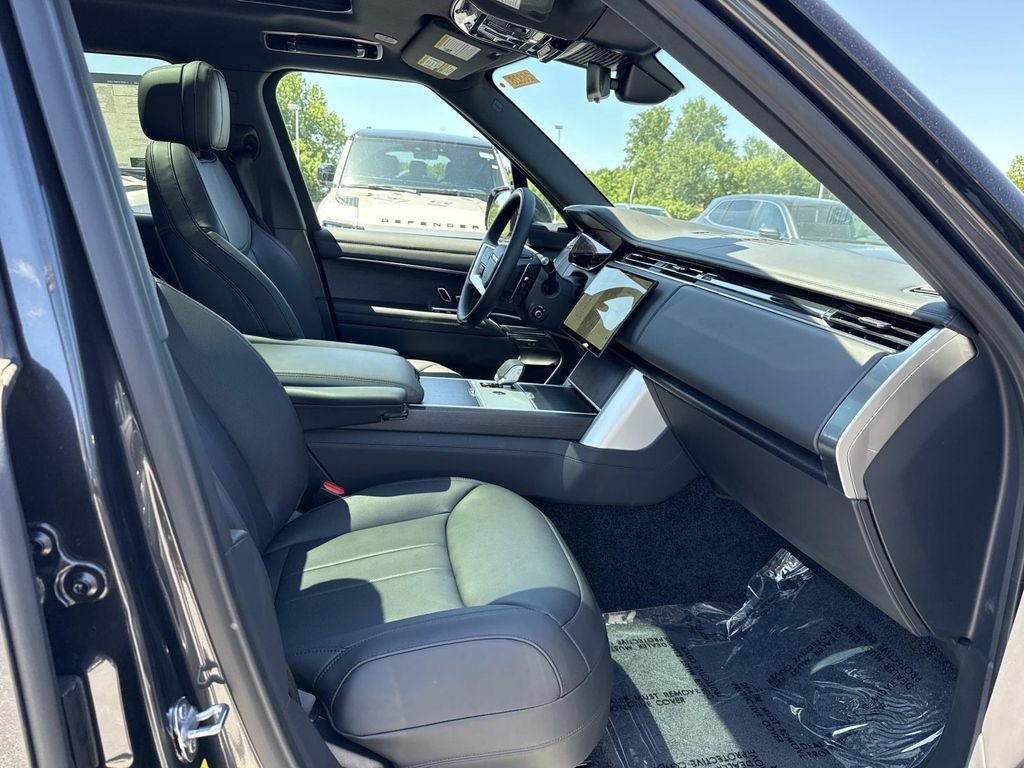 New 2026 Carpathian Grey Land Rover SE image 13