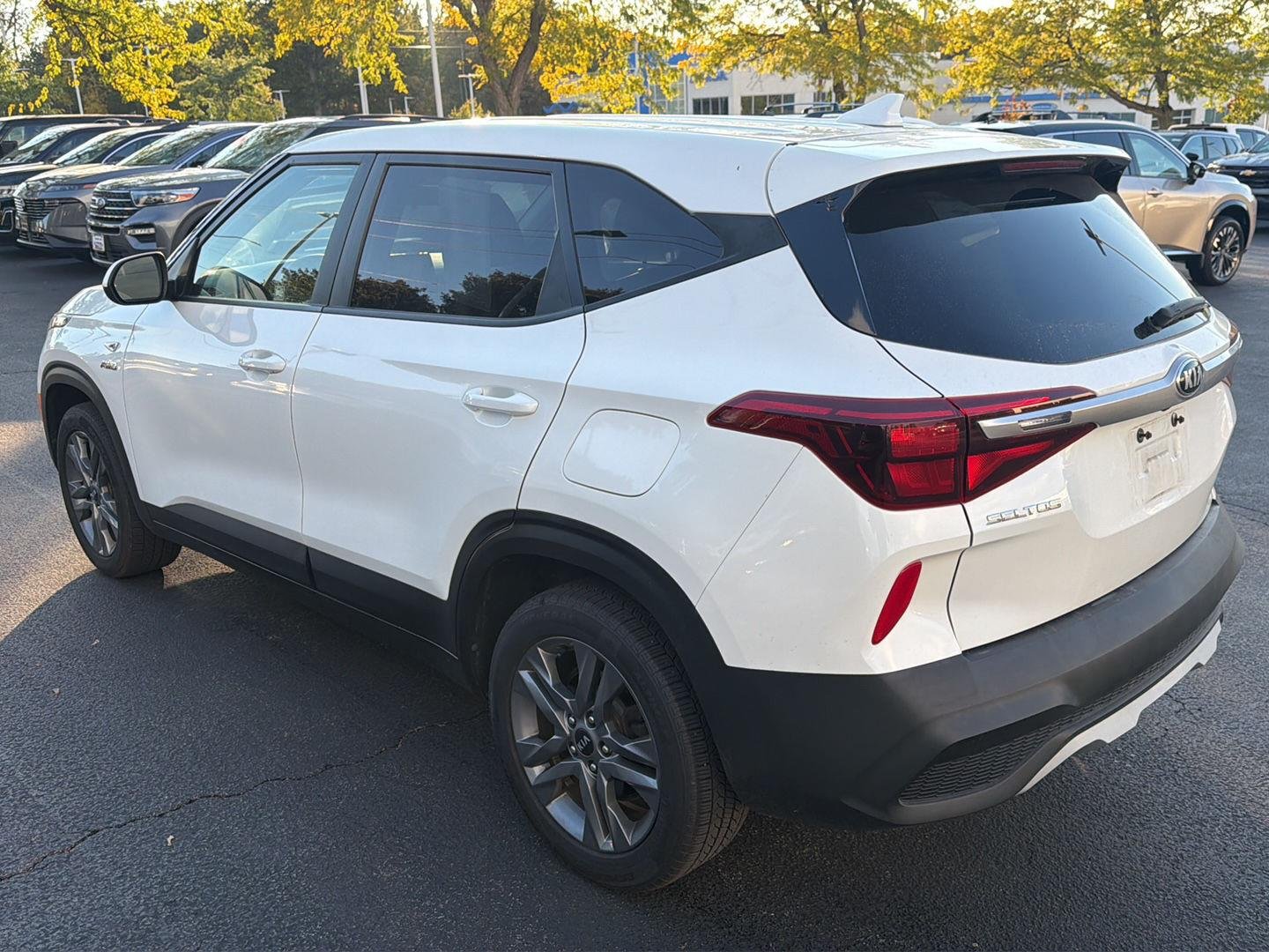Used 2021 Snow White Pearl Kia LX image 7