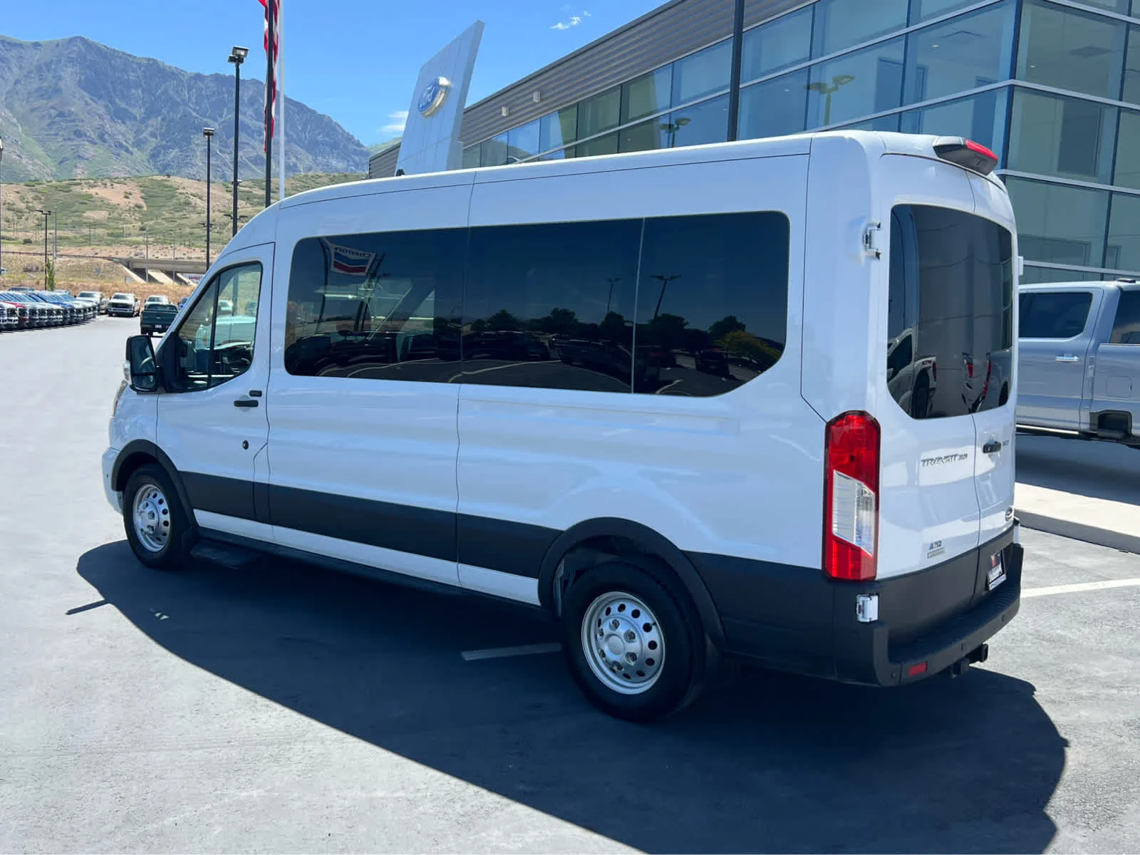 2025 Ford Transit Passenger Van XLT - Photo 11