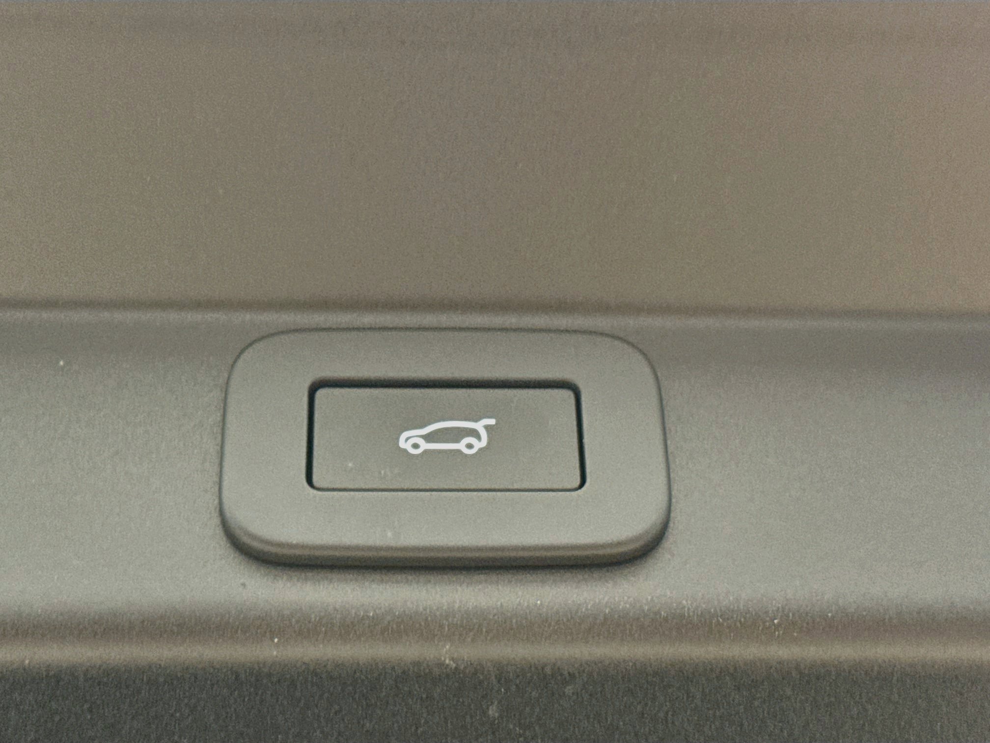 New 2026 Giola Green Land Rover Dynamic SE image 14