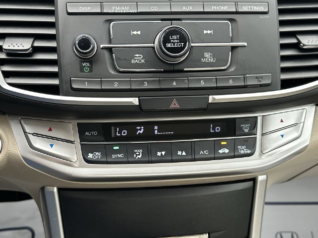 Used 2015 Champagne Frost Pearl Honda EX image 26