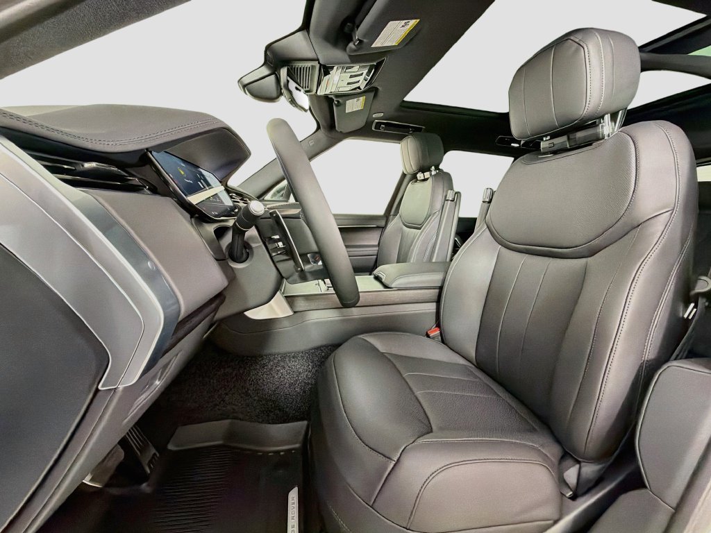 New 2027 Fuji White Land Rover SE image 22