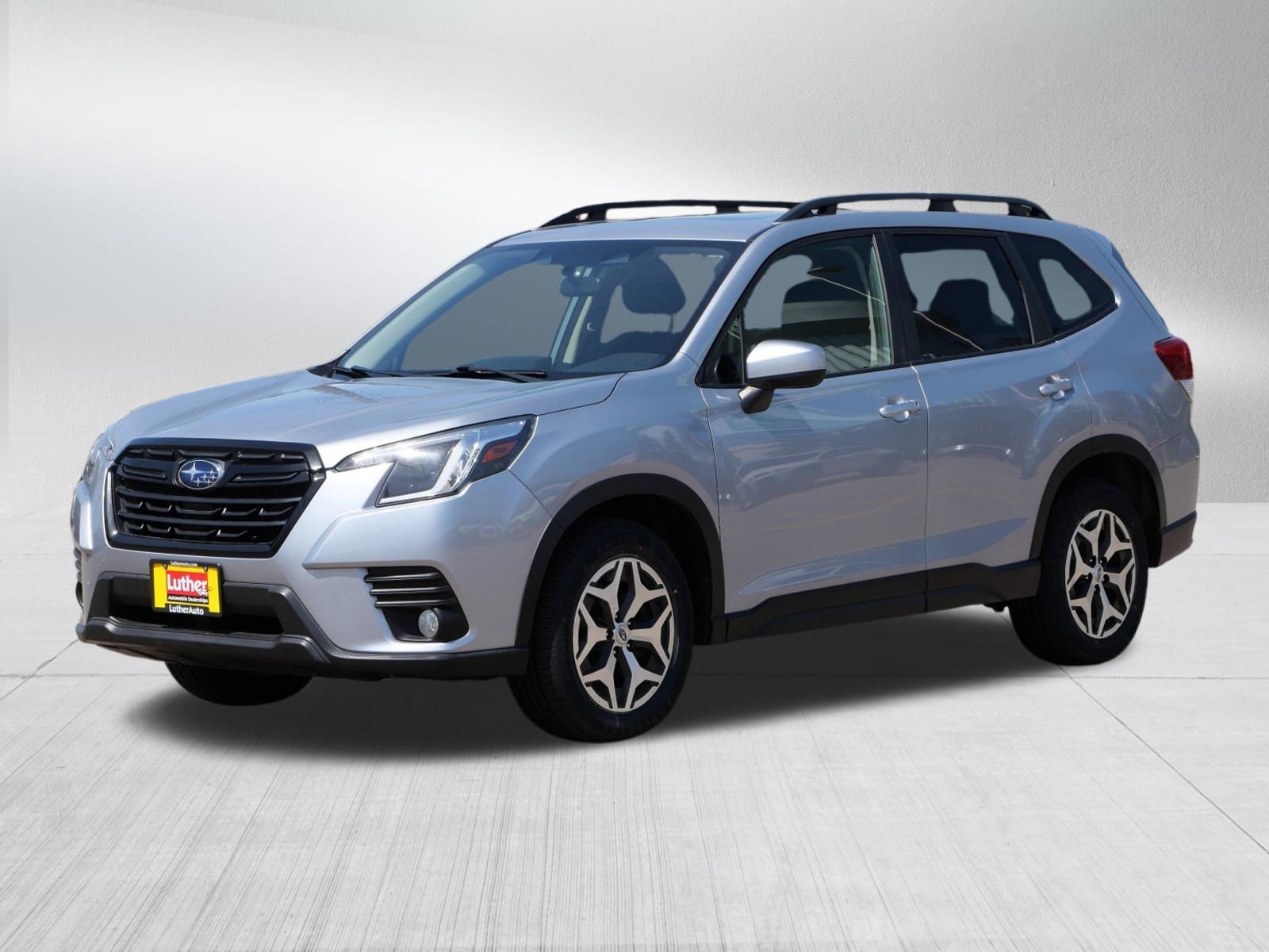 Used 2022 Ice Silver Metallic Subaru Premium image 3