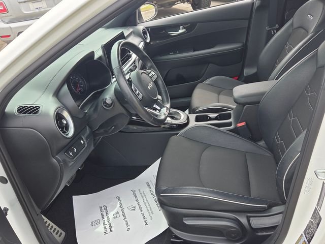 Used 2024 White Kia GT-Line image 5