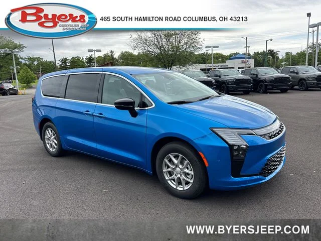 2027 Chrysler Pacifica Select's photo