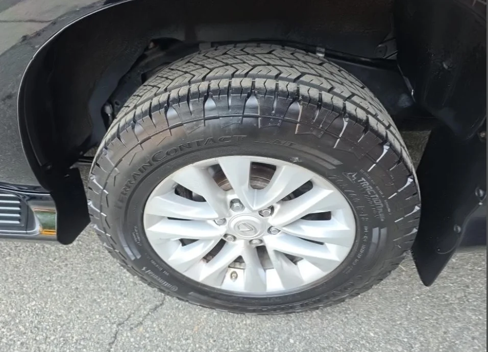 Used 2019 Black Lexus 460 image 11