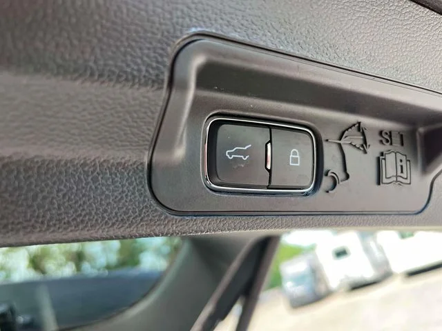 Certified Used 2020 Magnetic Ford XLT image 21