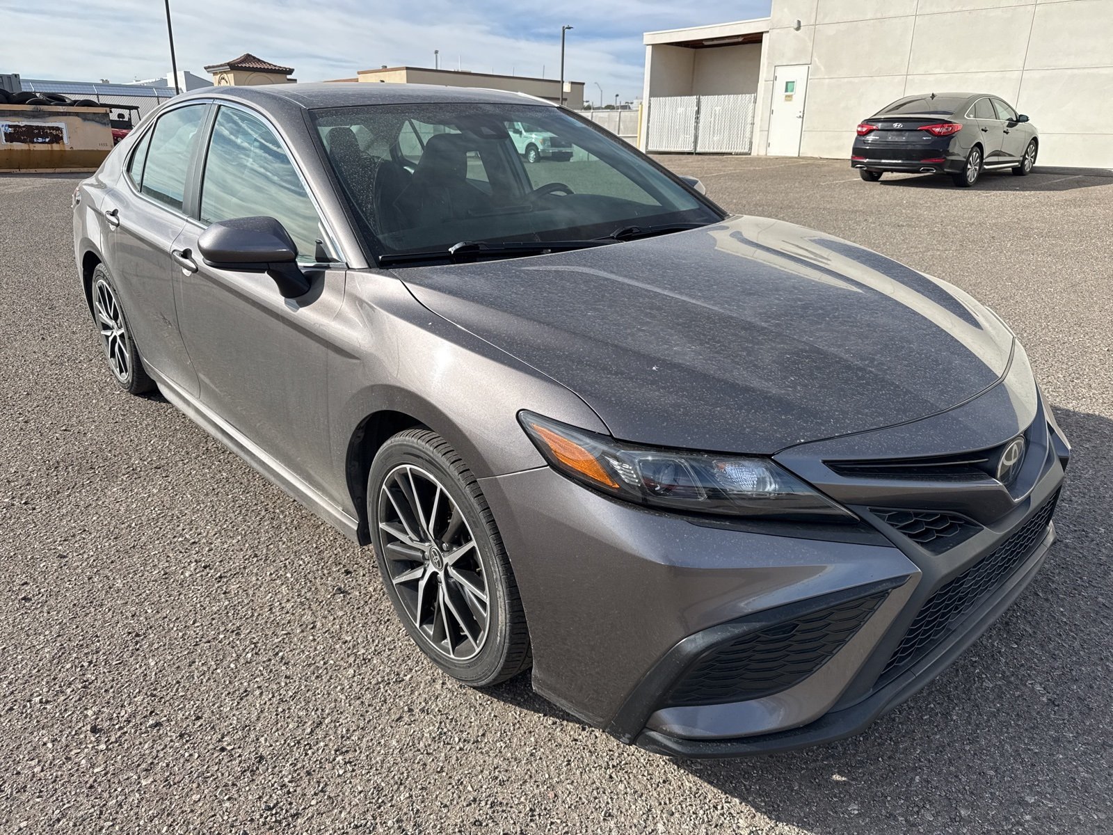 2021 Toyota Camry SE photo 3