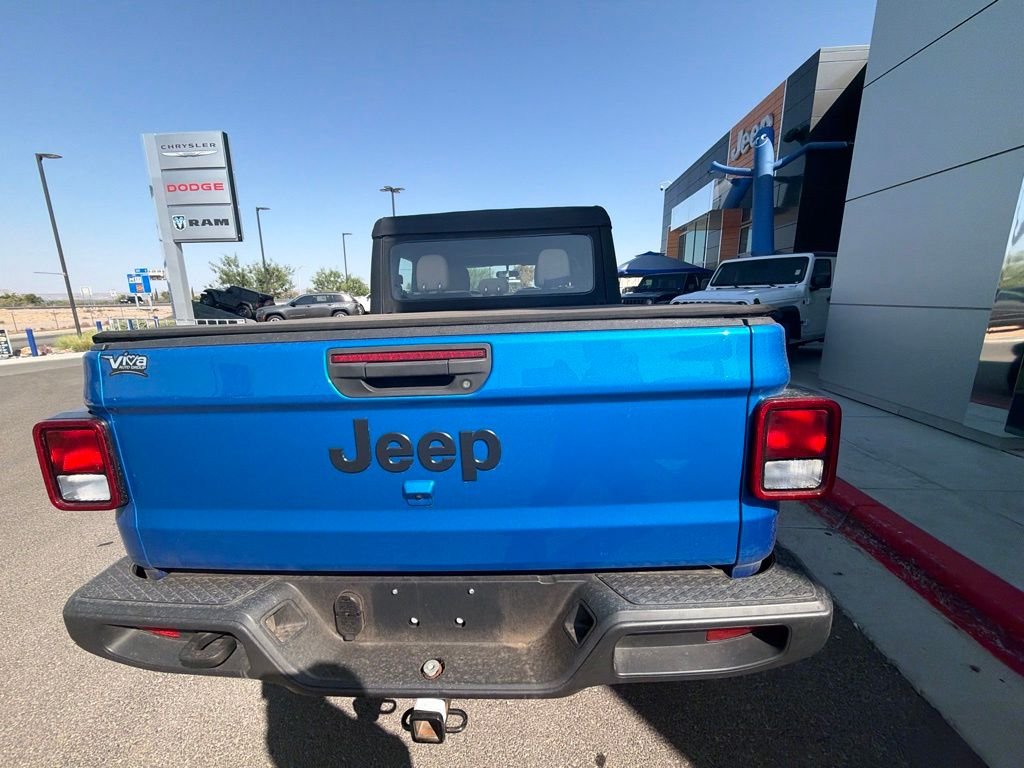 Used 2022 Blue Jeep Sport image 15