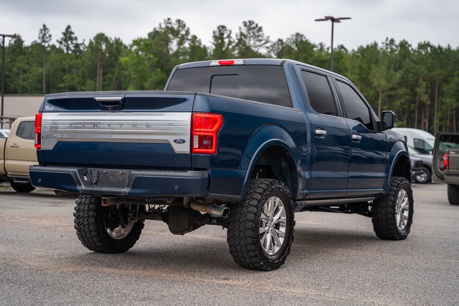Used 2018 Blue Ford Limited image 11
