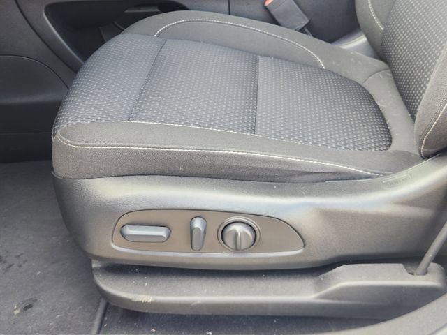 Used 2023 Summit White GMC SLE image 25