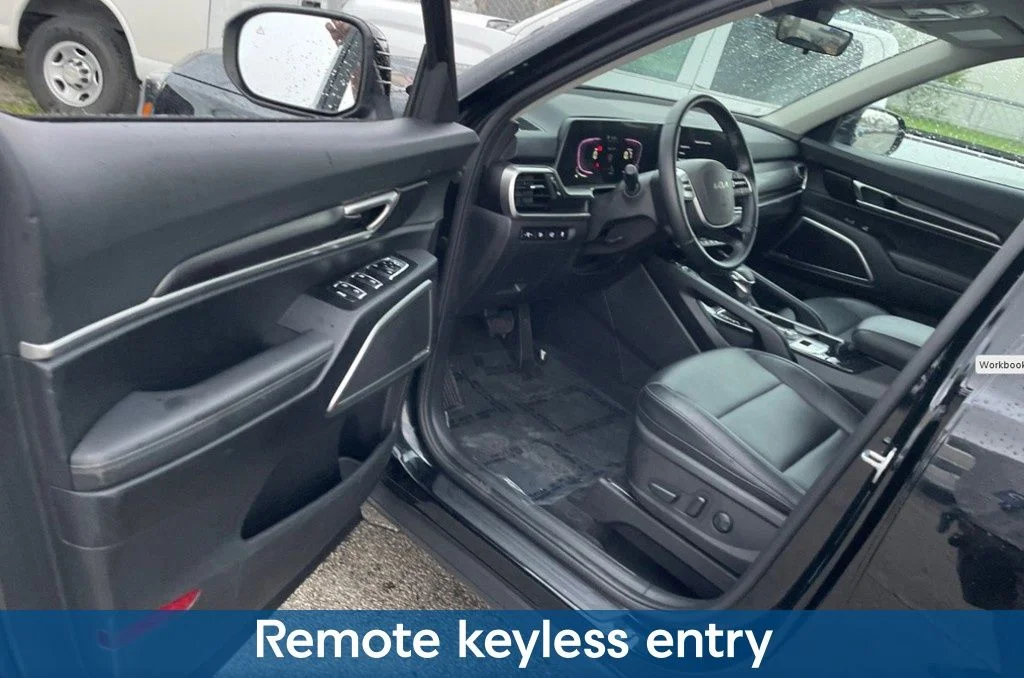 Used 2025 Black Kia S image 11