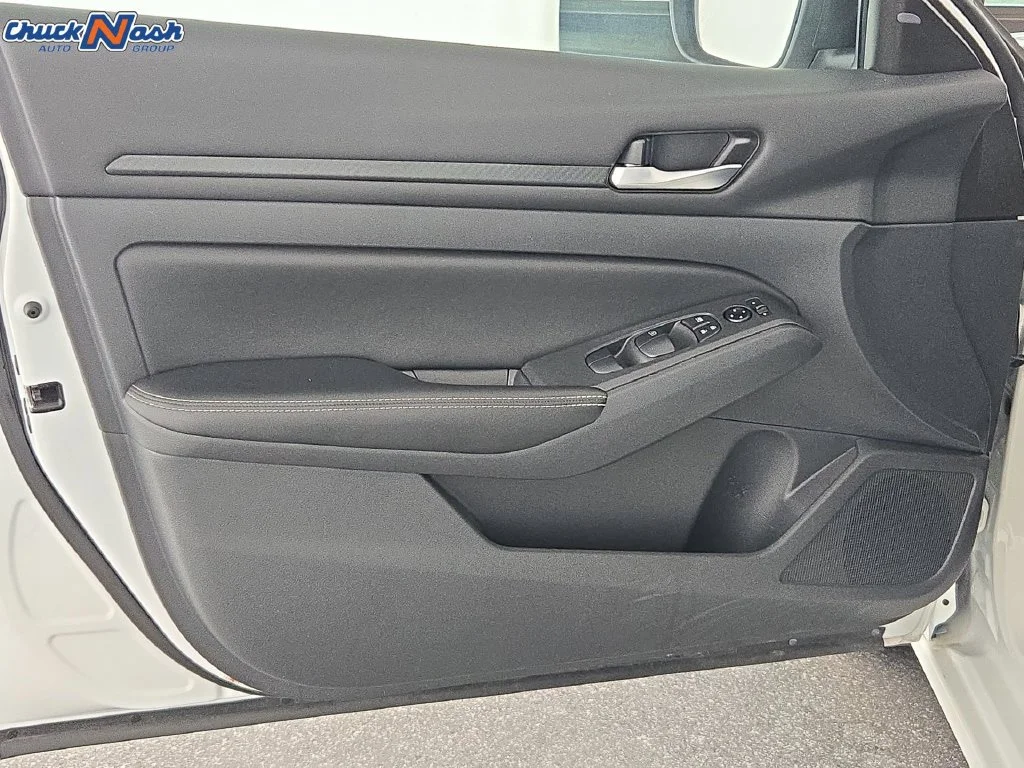 2025 Nissan Altima SV - Photo 26